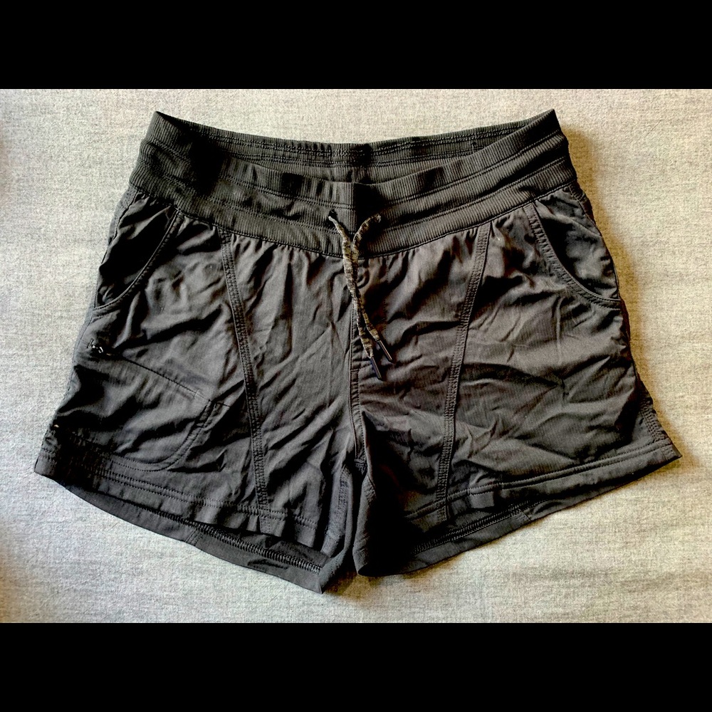 Black Northface shorts great condition